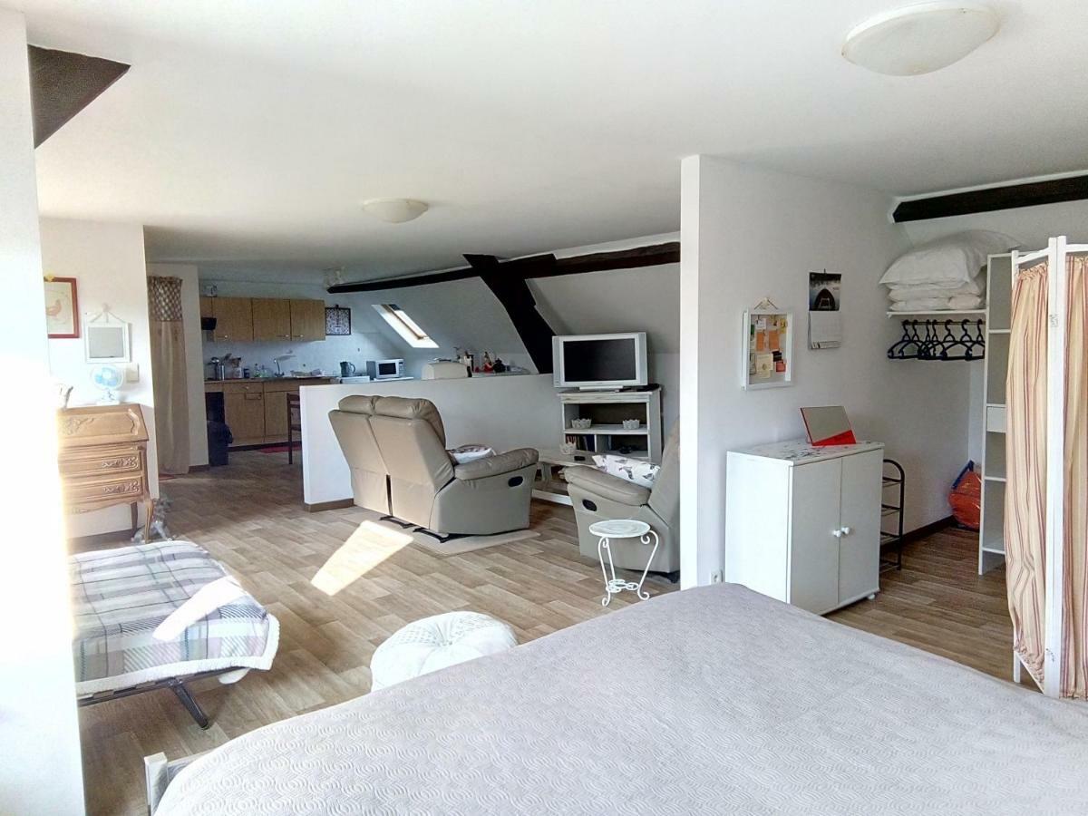 Au Trieu Hotel Wannebecq Bagian luar foto